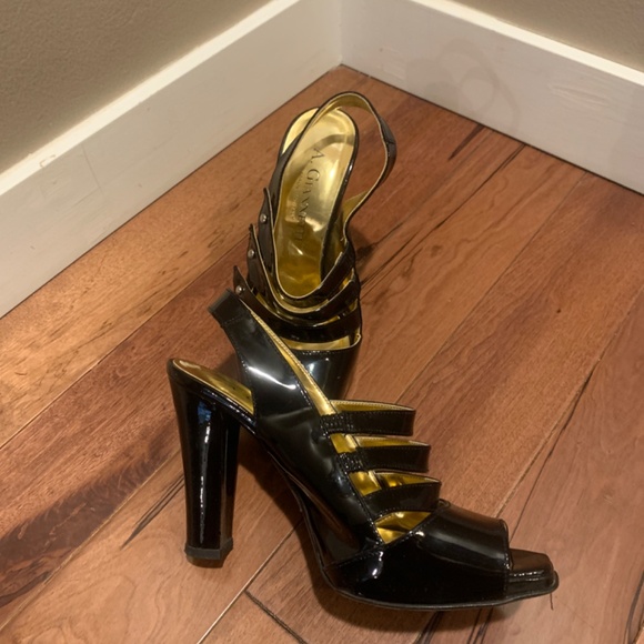 Black patent leather pumps Sling back size 6 - Picture 3 of 3